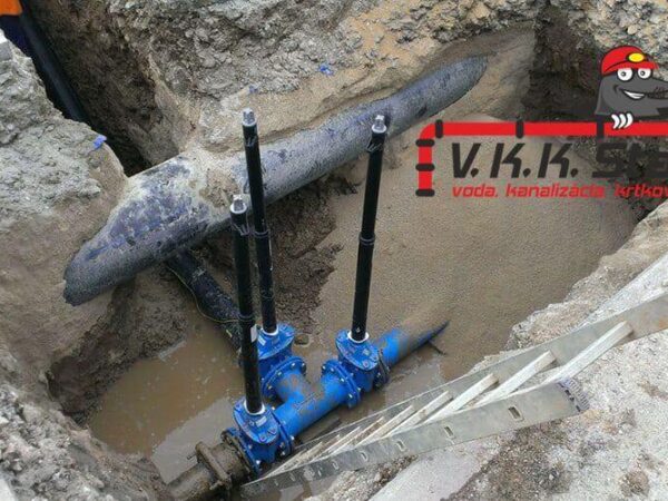 Pripojenie kanalizácie a vody Pripojenie kanalizácie a vody